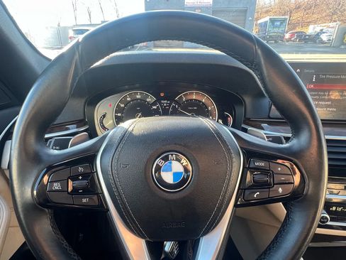 Used 2017 BMW 530i 530i Sedan 4D w/ Premium Package image 12