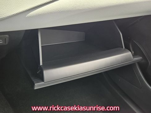 Used 2026 Toyota Corolla SE FWD image 21