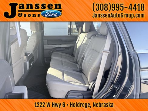 Used 2020 Ford Expedition XLT w/ Equipment Group 202A RWD image 15