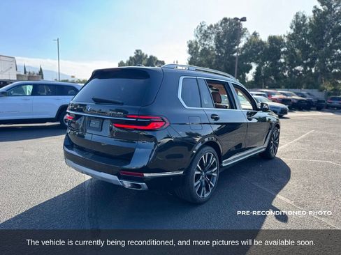 Used 2023 BMW X7 xDrive40i w/ Premium Package AWD/4WD image 6