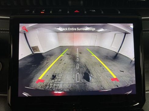 Used 2024 Jeep Grand Cherokee Limited w/ Black Appearance Package image 15