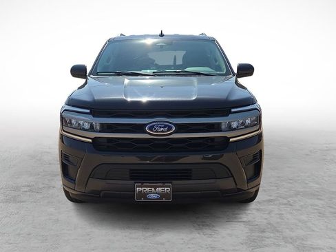 Used 2024 Ford Expedition XLT RWD image 3
