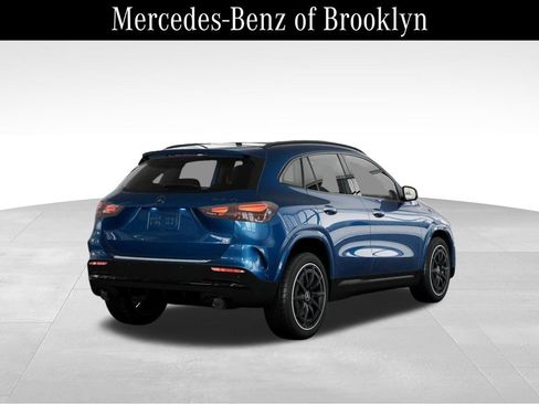 Used 2025 Mercedes-Benz GLA 35 AMG 4MATIC image 22