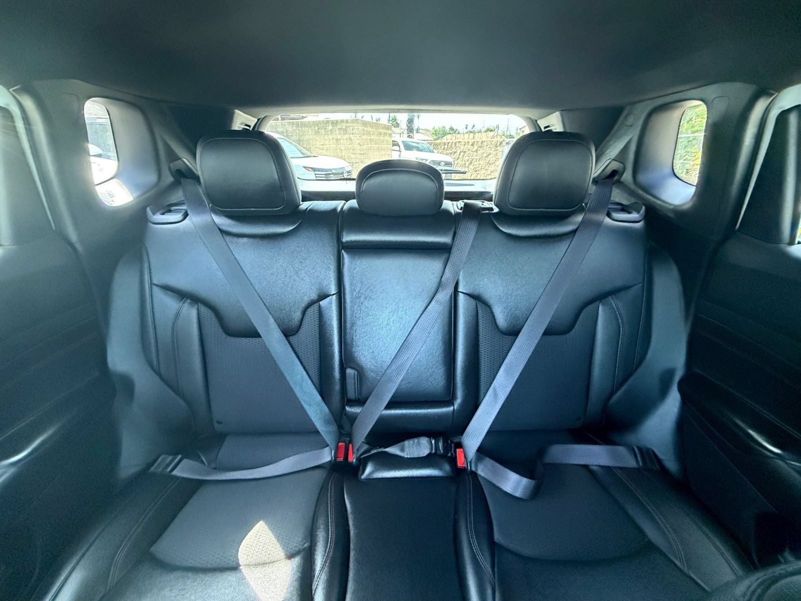 Used 2025 Jeep Compass Trailhawk AWD/4WD image 36