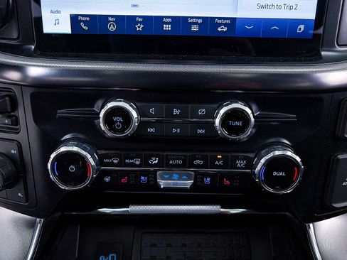 Used 2023 Ford F150 Platinum image 25