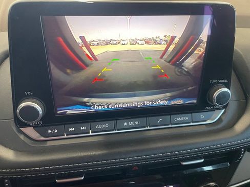Certified 2022 Nissan Rogue SV FWD image 8