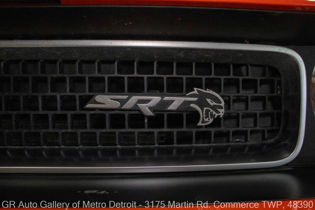 Used 2009 Dodge Challenger SRT8 w/ SRT Option Group II RWD image 35
