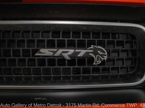 Used 2009 Dodge Challenger SRT8 w/ SRT Option Group II RWD image 35
