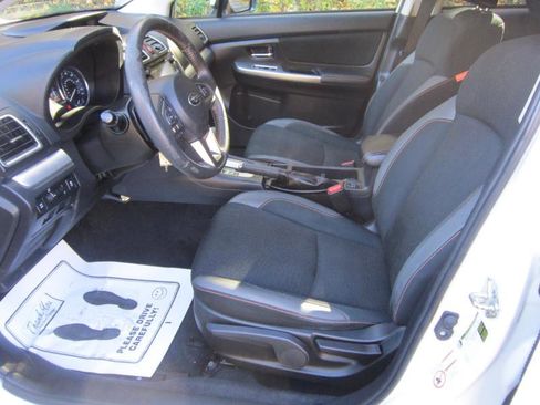 Used 2017 Subaru Crosstrek 2.0i Premium image 6