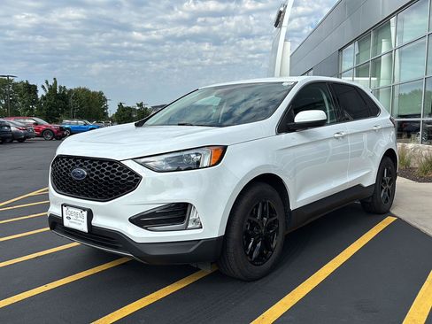 Used 2024 Ford Edge SEL w/ Convenience Package AWD/4WD image 3