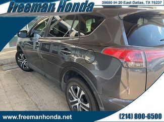 Used 2018 Toyota RAV4 LE video 1