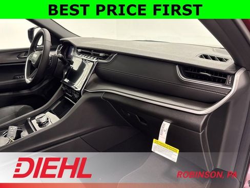 New 2025 Jeep Grand Cherokee Altitude image 16