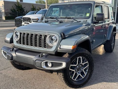 New 2026 Jeep Wrangler Unlimited Sahara AWD/4WD image 3