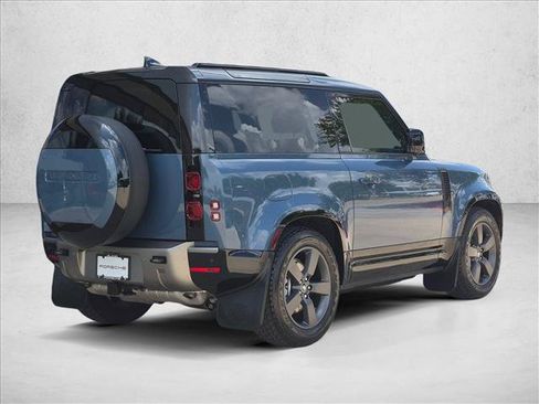 Used 2025 Land Rover Defender 90 X-Dynamic SE AWD/4WD image 9
