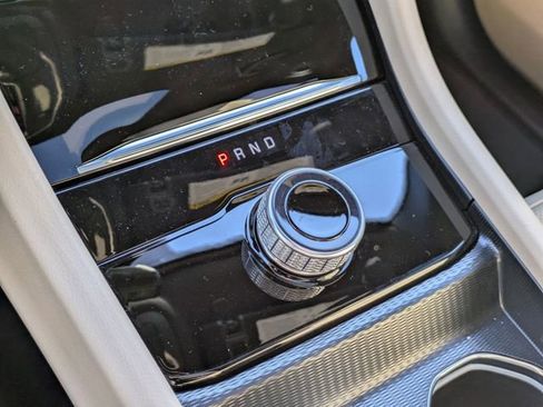 New 2026 Jeep Grand Cherokee Limited w/ Luxury Tech Group II RWD image 24
