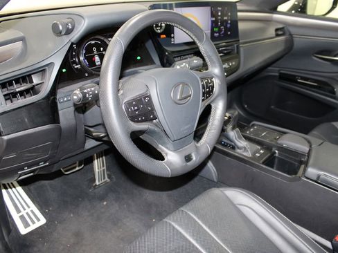 Used 2022 Lexus ES 300h F Sport image 17