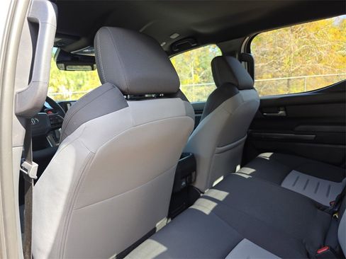 Certified 2025 Toyota Tacoma TRD Off-Road image 22