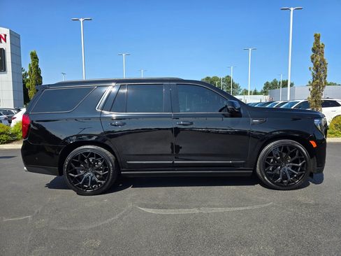 Used 2024 GMC Yukon Denali w/ Denali Reserve Package AWD/4WD image 9