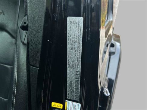 Used 2022 Jeep Wrangler Unlimited Sahara w/ Cold Weather Group image 26