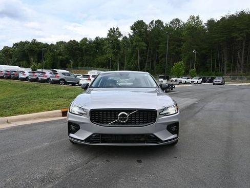 Used 2025 Volvo S60 B5 Plus AWD/4WD image 11