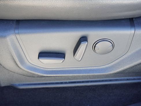 Used 2019 Ford F150 Lariat w/ Equipment Group 502A Luxury image 26