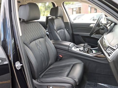 Used 2019 BMW X7 xDrive50i w/ Dynamic Handling Package image 35