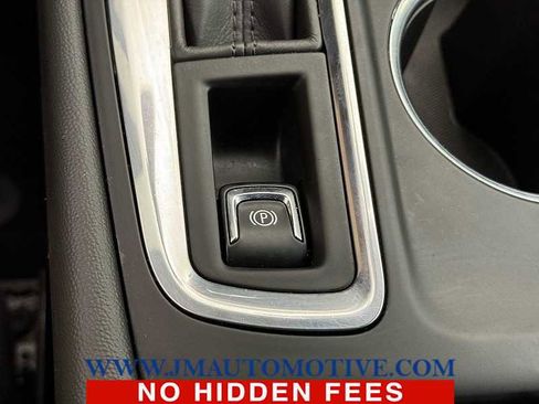 Used 2021 Chevrolet Equinox Premier image 35