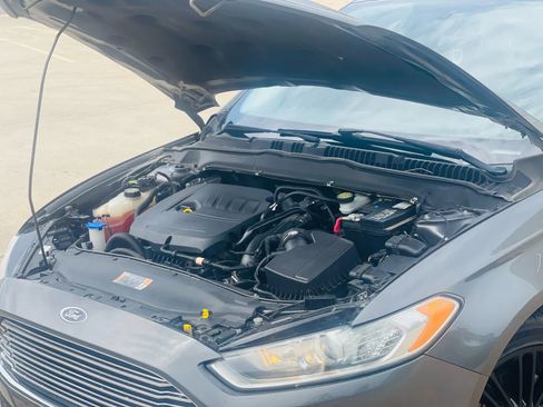 Used 2015 Ford Fusion SE w/ Equipment Group 202A image 15