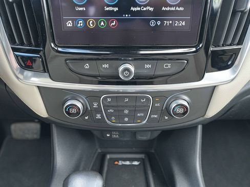 Used 2022 Chevrolet Traverse LT w/ LT Premium Package AWD/4WD image 32