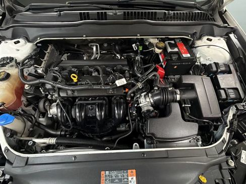 Used 2016 Ford Fusion SE FWD image 22