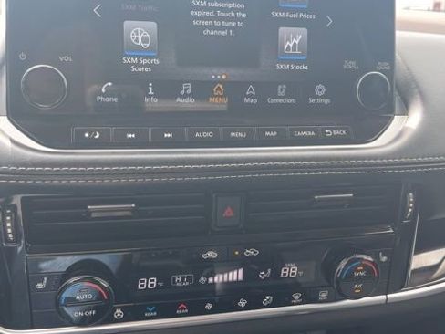 Used 2023 Nissan Rogue SL w/ SL Premium Package image 42