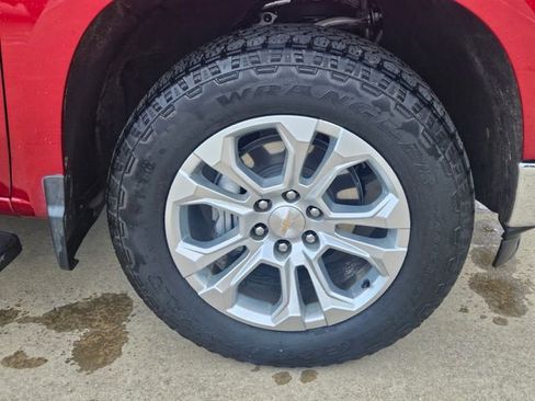 Used 2023 Chevrolet Silverado 1500 LTZ AWD/4WD image 3