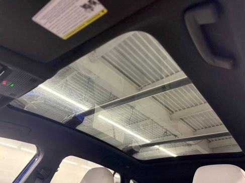 Used 2021 Volkswagen ID.4 Pro S image 25