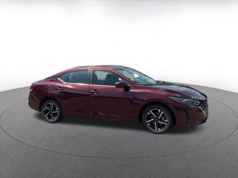 Used 2024 Nissan Sentra SV image 2