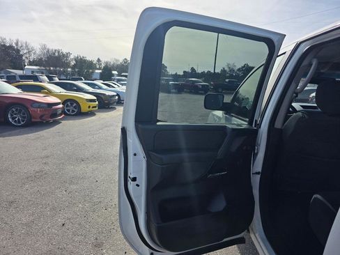 Used 2012 Nissan Titan SV w/ SV Value Truck Pkg image 8