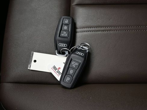 Used 2025 Audi A6 e-tron Prestige AWD/4WD image 30