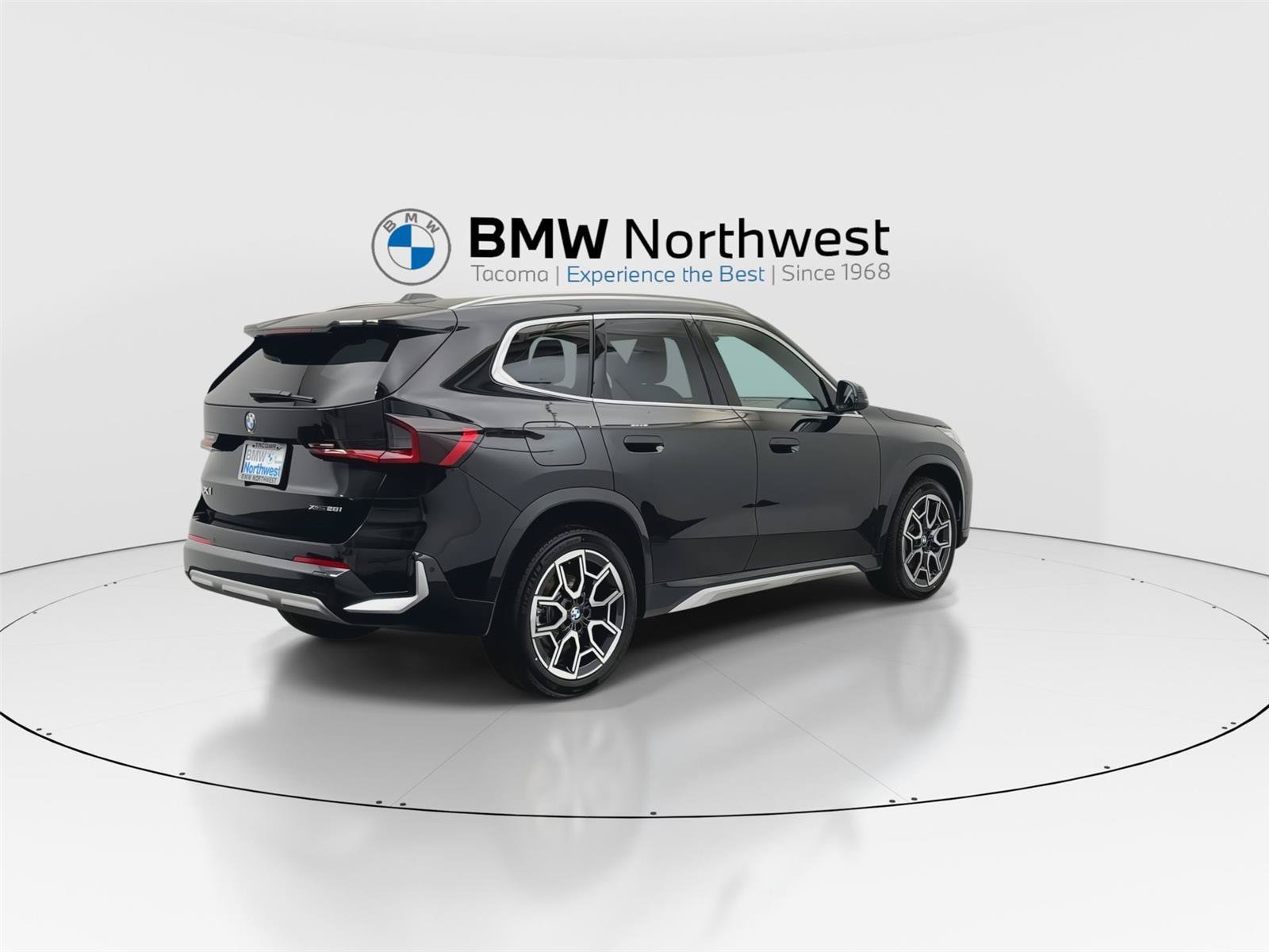 Used 2026 BMW X1 xDrive28i w/ Convenience Package AWD/4WD image 3