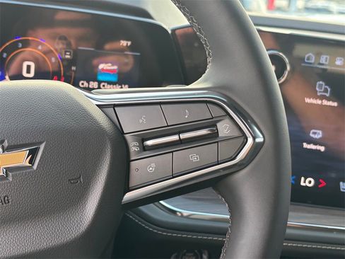 Used 2026 Chevrolet Suburban Premier image 13