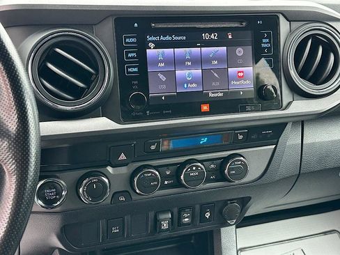 Certified 2019 Toyota Tacoma TRD Off-Road AWD/4WD image 23