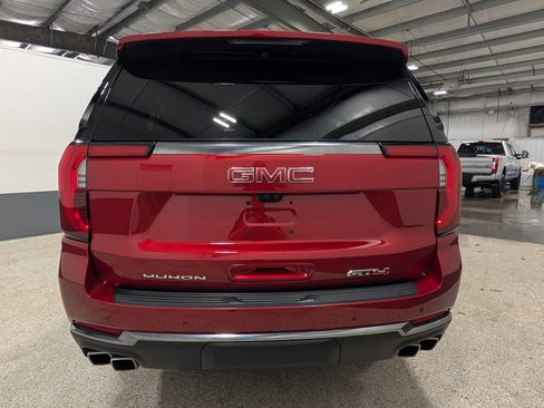 Used 2025 GMC Yukon XL AT4 w/ AT4 Premium Package image 9