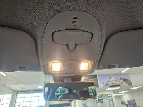 Used 2017 FIAT 500L Trekking FWD image 22