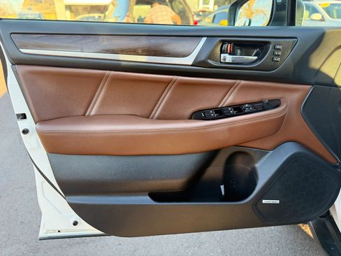 Used 2018 Subaru Outback 3.6R Touring image 14