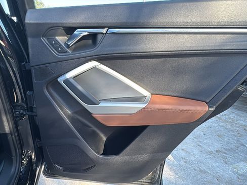 Used 2020 Audi Q3 2.0T Premium w/ Convenience Package image 27