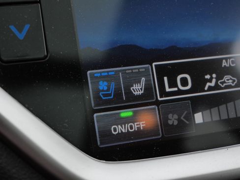 Used 2023 Subaru Ascent Touring AWD/4WD image 31
