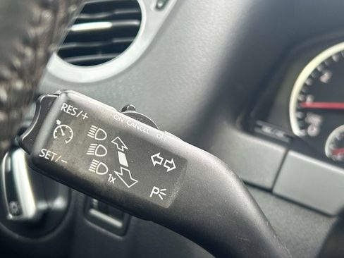 Used 2013 Volkswagen Tiguan S image 24