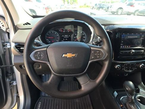 Used 2021 Chevrolet Traverse LS FWD image 16