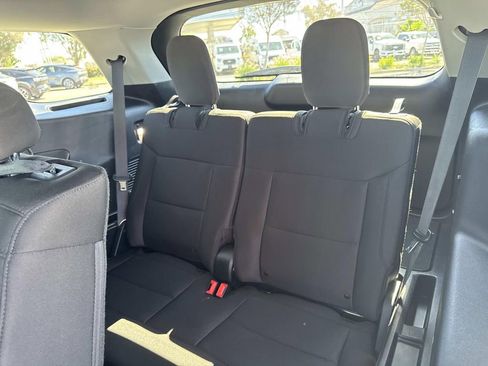 Used 2023 Ford Explorer XLT image 25