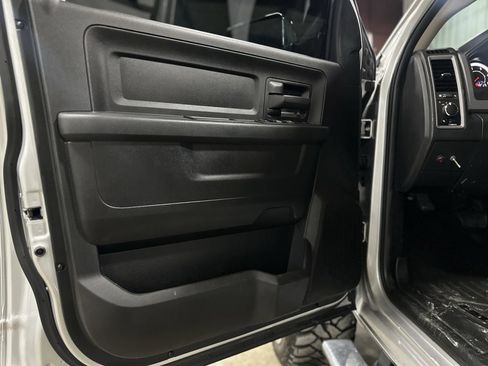 Used 2018 RAM 3500 Tradesman w/ Chrome Appearance Group image 14