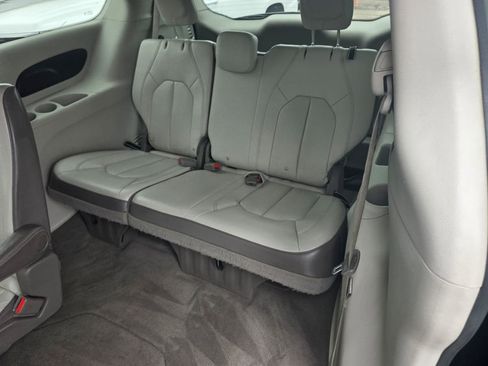 Used 2021 Chrysler Voyager Lxi FWD image 24