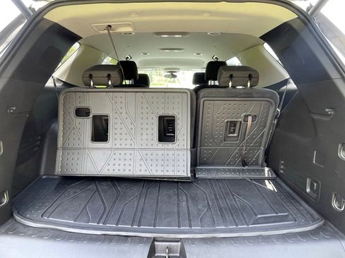 Used 2019 Chevrolet Traverse LT w/ LPO, Floor Liner Package AWD/4WD image 18